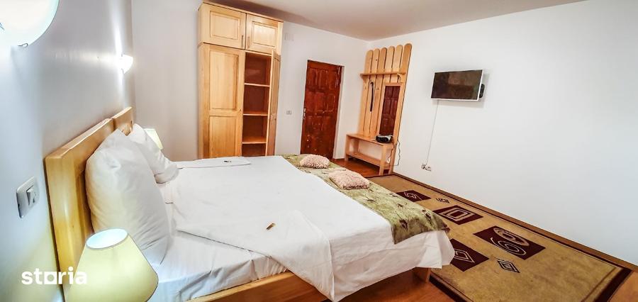 Casă cu 8 camere cu Teren 6100 Mp în Berevoești
