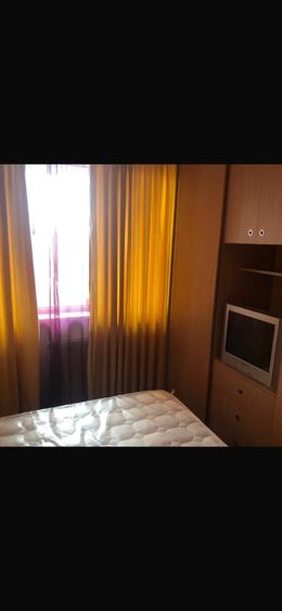 Apartament cu 3 camere semidecomandat în Grivița