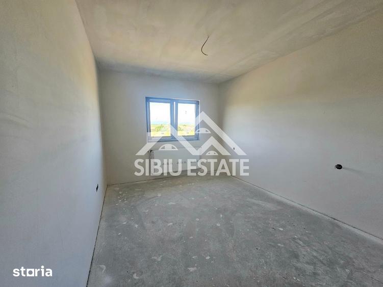 Casă cu 5 camere cu Teren 300 Mp în Șura Mică
