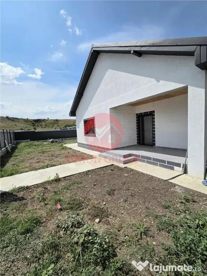 Casă cu 3 camere cu Teren 411 Mp în Valu lui Traian