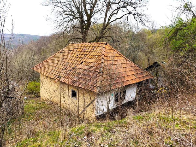 Casă cu 2 camere în Boiu
