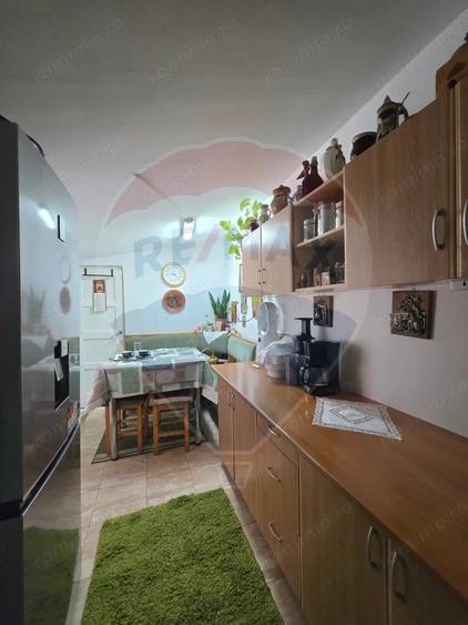 Casă cu 3 camere cu Teren 197 Mp în Central