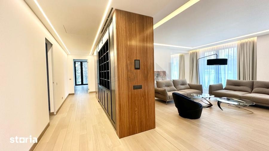 Apartament cu 5 camere în Aviatorilor