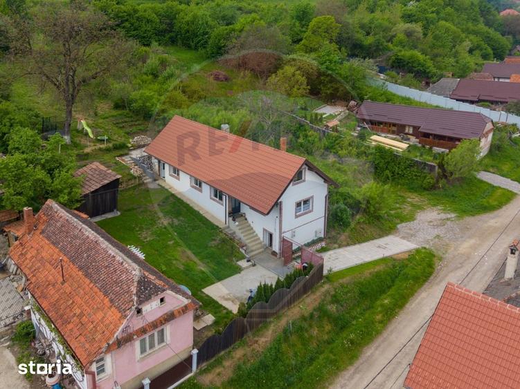 Casă cu 3 camere cu Teren 1029 Mp în Tărlungeni