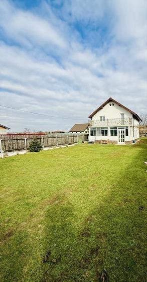 Casă cu 4 camere în Central