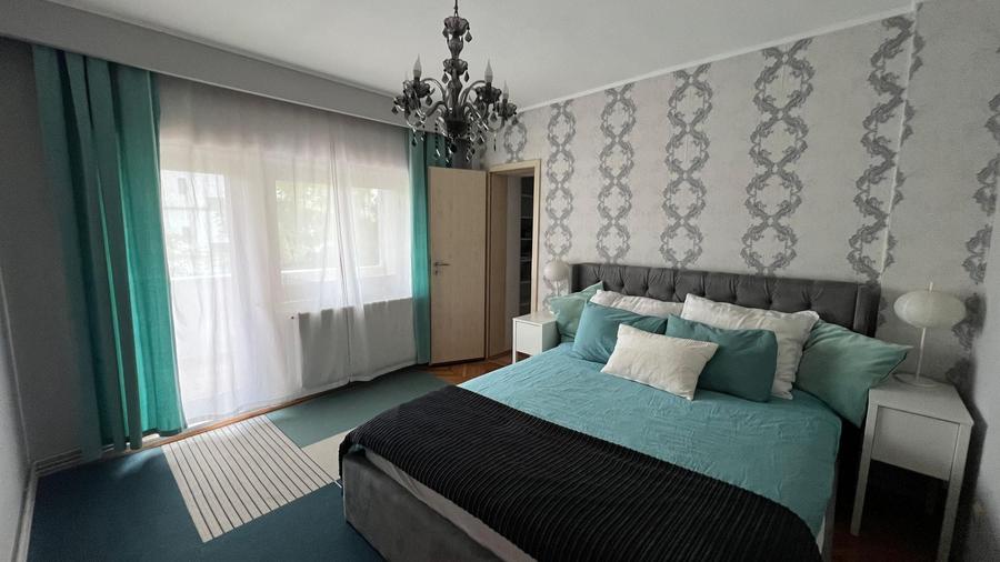 Apartament cu 4 camere semidecomandat, mobilat în Olimpia-Stadion