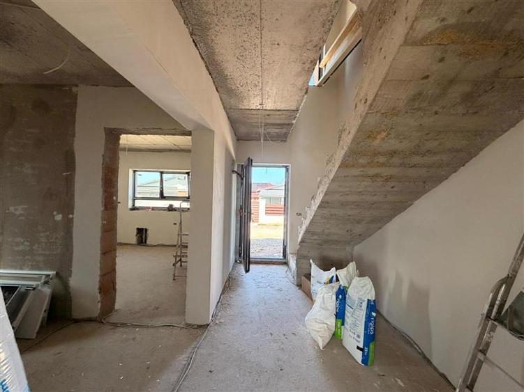 Duplex cu 4 camere cu Teren 350 Mp în Tărlungeni