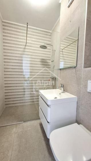 Apartament cu 3 camere decomandat, mobilat în Blumăna