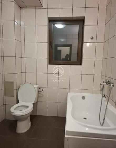 Apartament cu 2 camere semidecomandat, mobilat în Bună Ziua