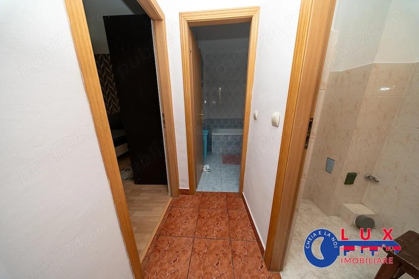 Apartament cu 3 camere decomandat în Babadag