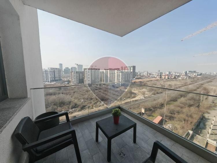 Apartament cu 3 camere semidecomandat, mobilat în Pipera