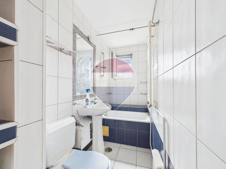 Apartament cu 2 camere semidecomandat, mobilat în P-ța Romană