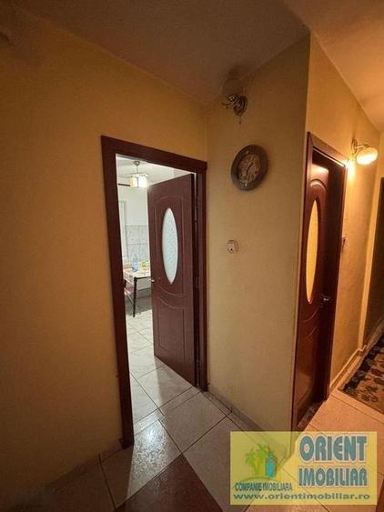 Apartament cu 3 camere decomandat în Dacia