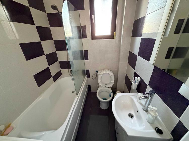 Apartament cu 2 camere decomandat în Roșu