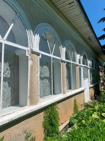 Casă cu 6 camere cu Teren 1874 Mp în Nana