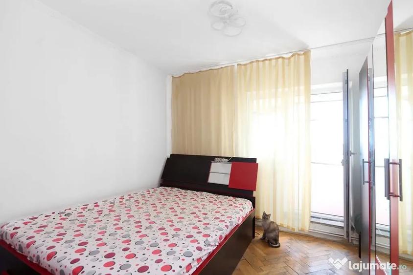 Apartament cu 4 camere decomandat în Central