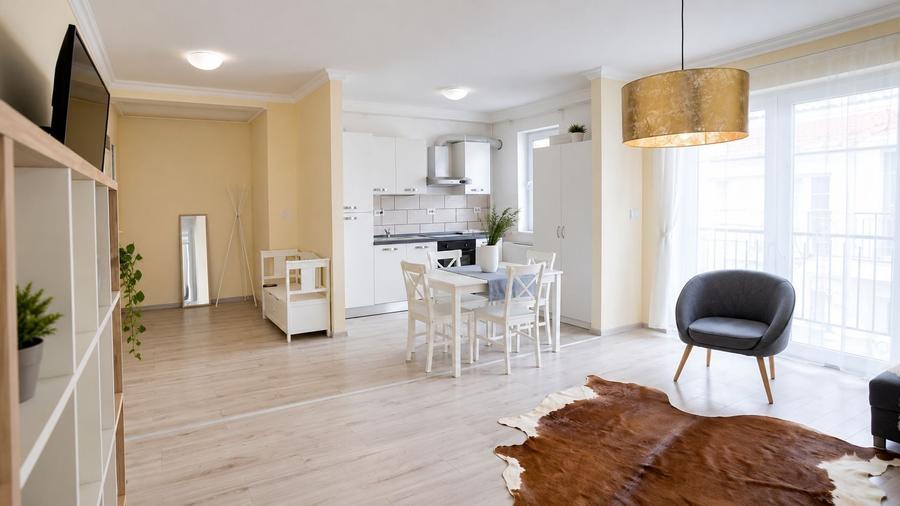 Apartament cu 3 camere semidecomandat în Braytim