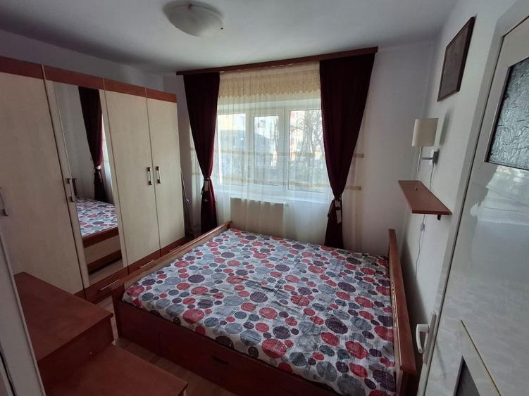 Apartament cu 3 camere semidecomandat în Nord