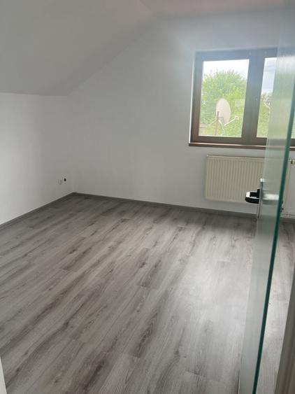 Casă individuală cu 5 camere cu Canalizare în Giarmata