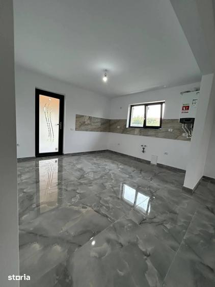 Casă cu 4 camere cu Teren 700 Mp în Central