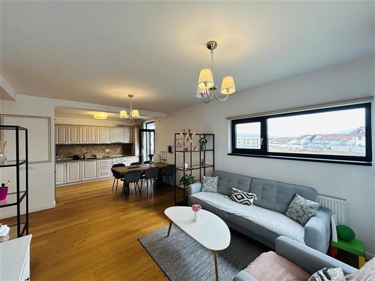 Apartament cu 3 camere decomandat în Șelimbăr