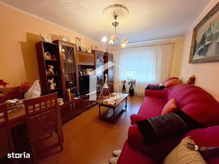 Apartament cu 3 camere decomandat în Mihai Bravu
