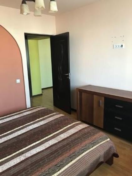 Apartament cu 3 camere semidecomandat, mobilat în Brâncoveanu