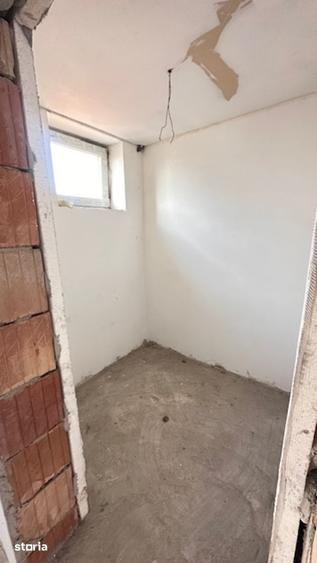 Casă cu 4 camere cu Teren 70 Mp în Depozitelor