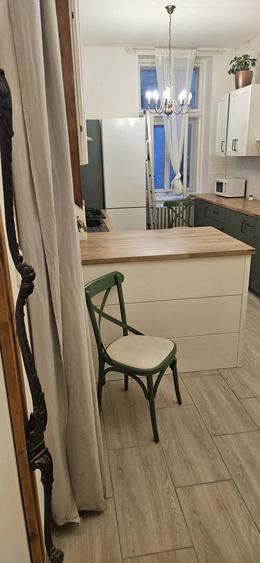 Apartament cu 3 camere nedecomandat în Central