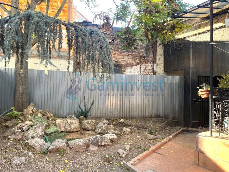 Casă individuală cu 4 camere cu Canalizare în Ultracentral