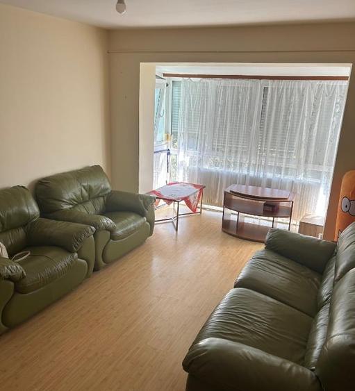 Apartament cu 2 camere semidecomandat, mobilat în Central