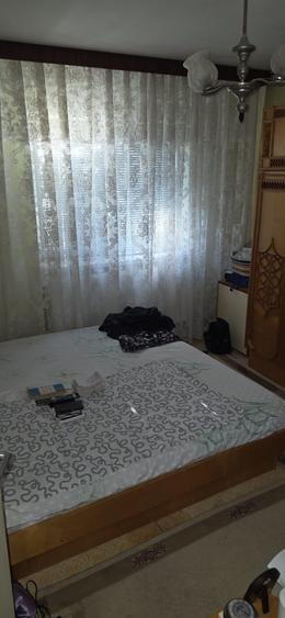 Apartament cu 3 camere decomandat în Rovine