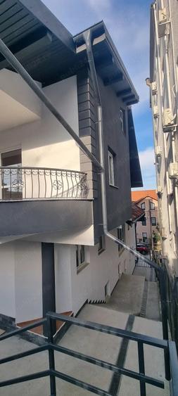 Casă cu 6 camere în Banat