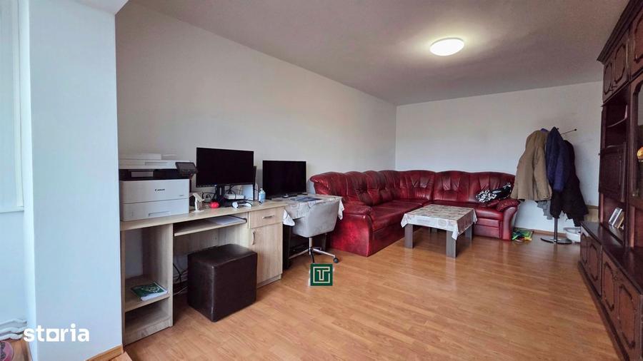 Apartament cu 3 camere decomandat, mobilat în Girocului