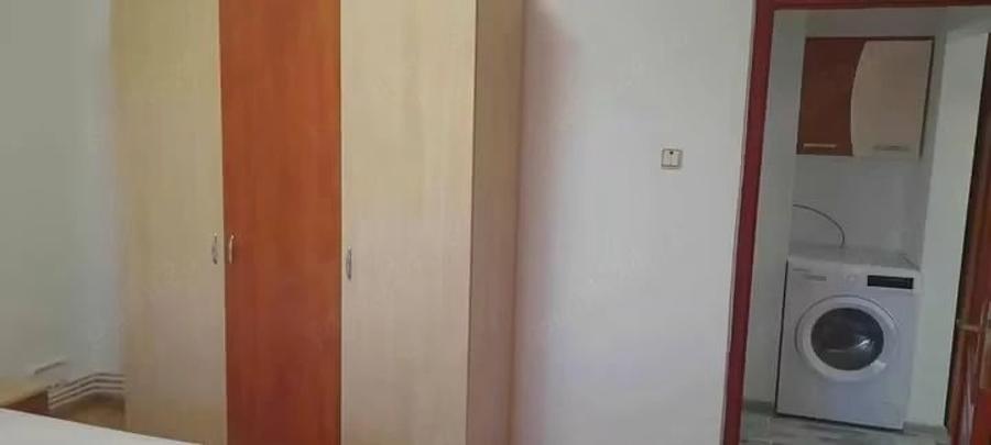 Apartament cu 2 camere decomandat în Micro 20
