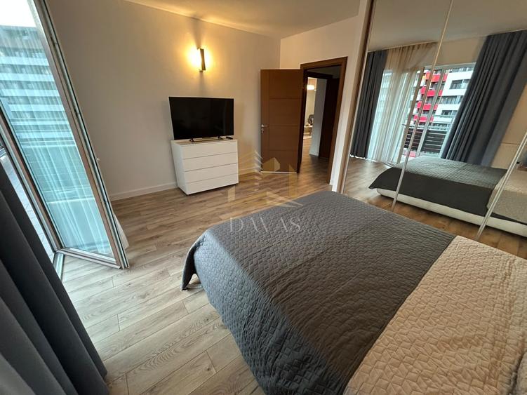 Penthouse cu 4 camere semidecomandat, mobilat în Bună Ziua