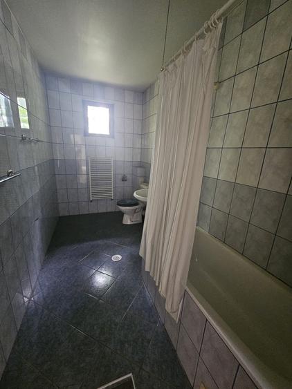 Casă individuală cu 5 camere cu Canalizare în Odăi