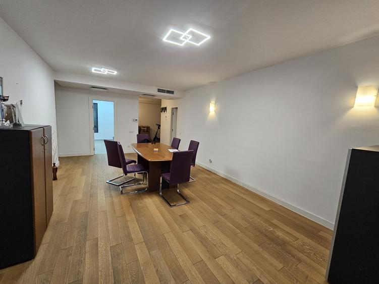 Apartament cu 3 camere decomandat în P-ța Unirii