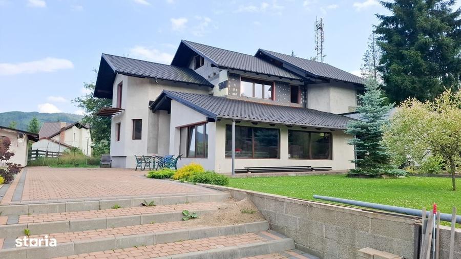 Casă cu 4 camere în Sucevița