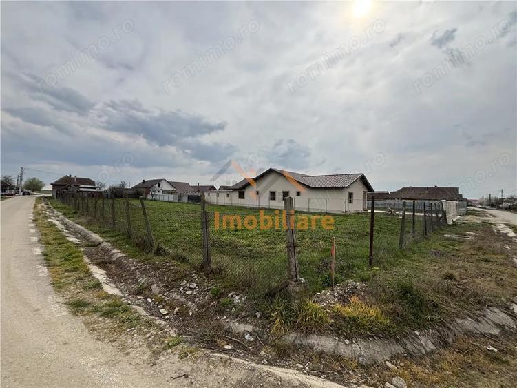 Casă cu 3 camere cu Teren 1654 Mp în Cefa