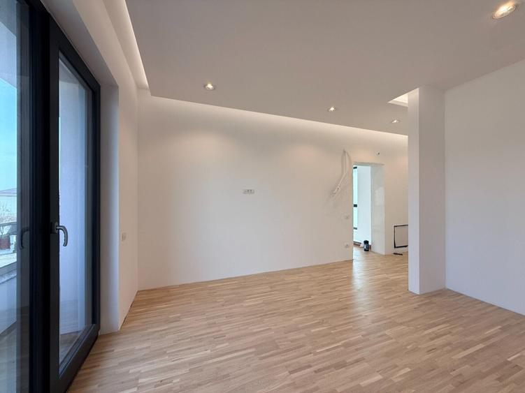Casă individuală cu 4 camere cu Teren 470 Mp în Tunari