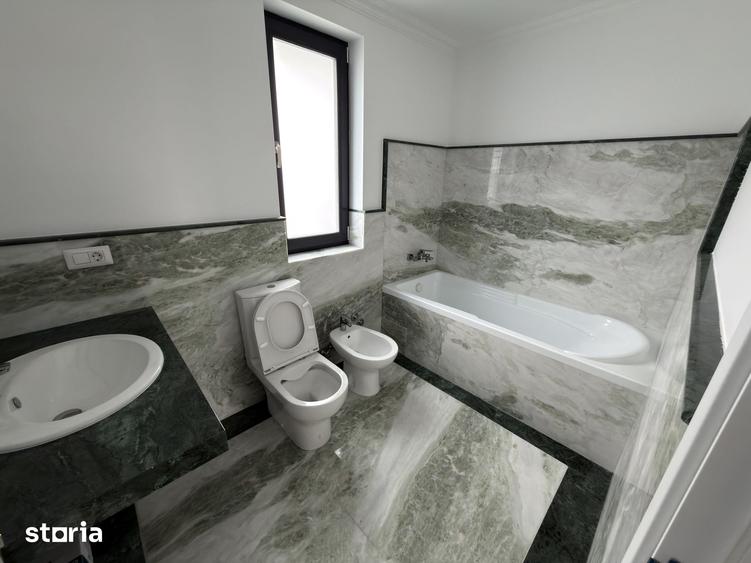Casă cu 4 camere cu Teren 600 Mp în Central