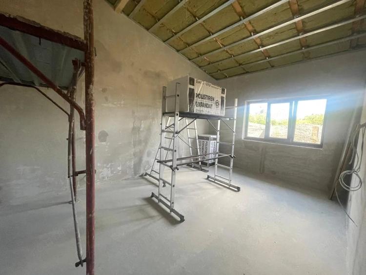 Casă cu Teren 800 Mp în Central