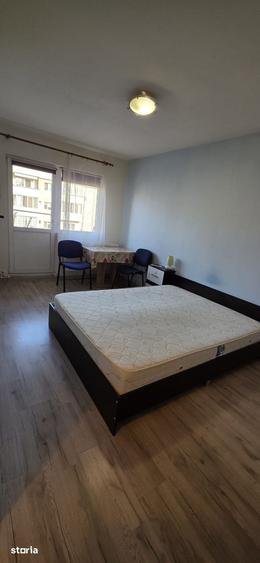 Garsonieră semidecomandată în Central