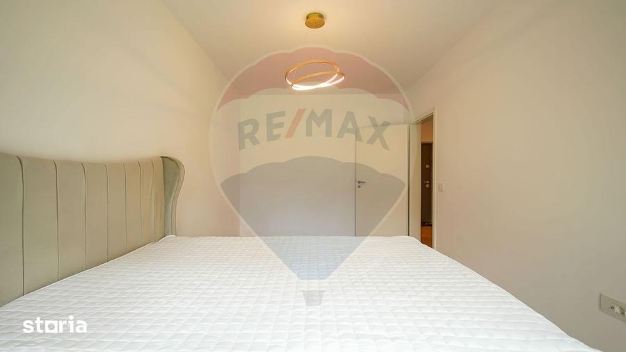 Apartament cu 2 camere decomandat, mobilat în Tractorul