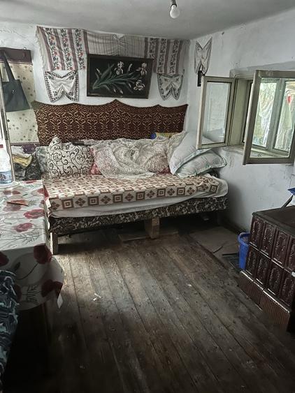 Casă cu 4 camere în Tătărani
