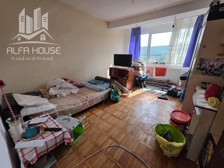 Apartament cu 3 camere decomandat în Govândari