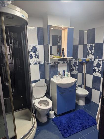 Apartament cu 3 camere decomandat în Exterior Vest