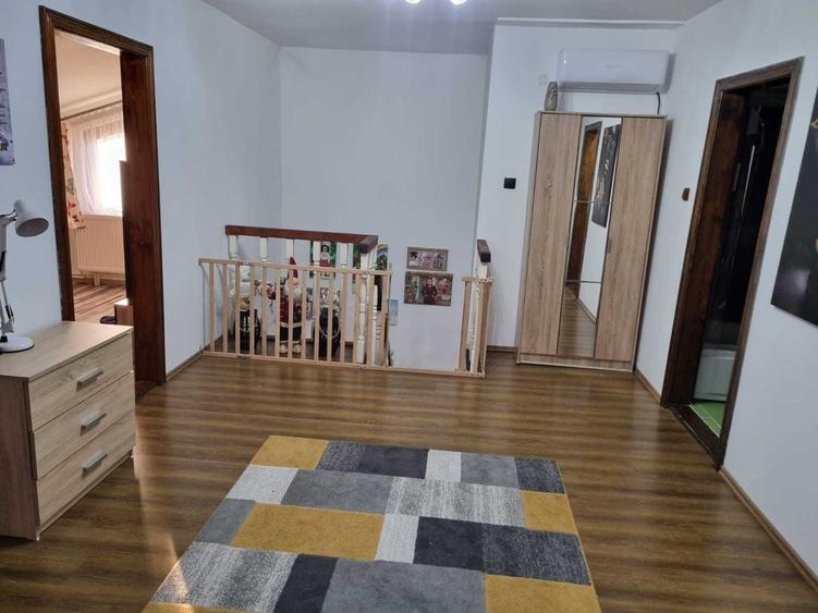 Casă cu 4 camere cu Teren 300 Mp în Central