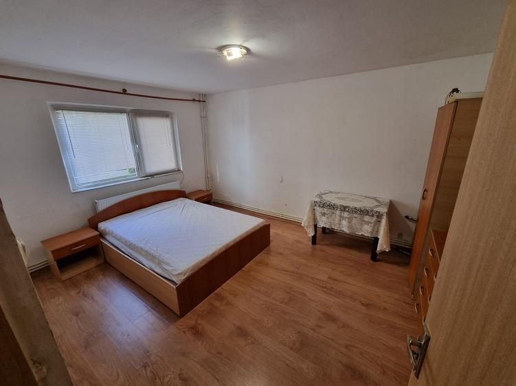Apartament 3 camere zona Inel 2 - 1
